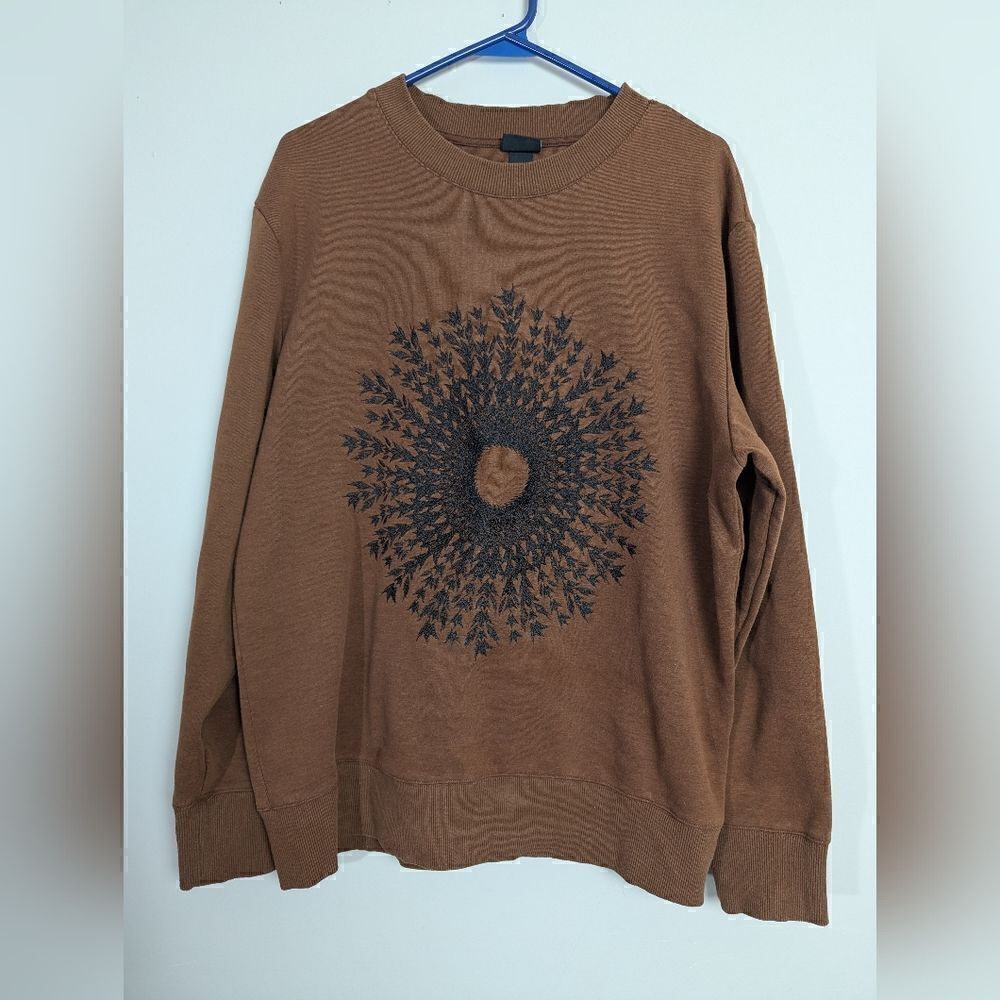 H&M crew neck embroidered crew neck Brown and black L